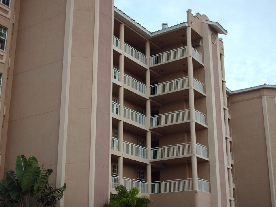 Blackburn Harbor in Osprey, FL - Building Photo