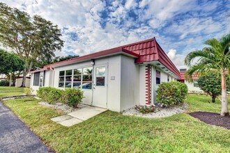 213 Waterford Cresent in Delray Beach, FL - Foto de edificio - Building Photo