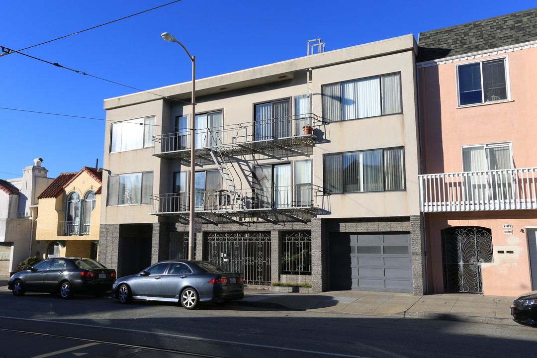 3224 Judah St in San Francisco, CA - Building Photo