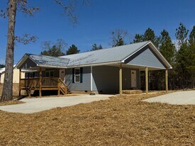 284 Silver Run Rd in Munford, AL - Building Photo