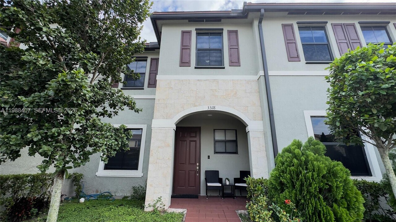 3318 W 106th Terrace in Hialeah, FL - Building Photo