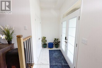 494 Twin Streams Rd in Whitby, ON - Building Photo - Building Photo