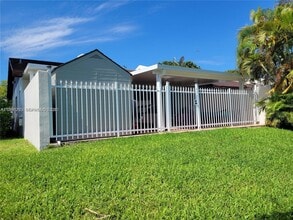 4919 SW 139th Ct in Miami, FL - Building Photo - Building Photo