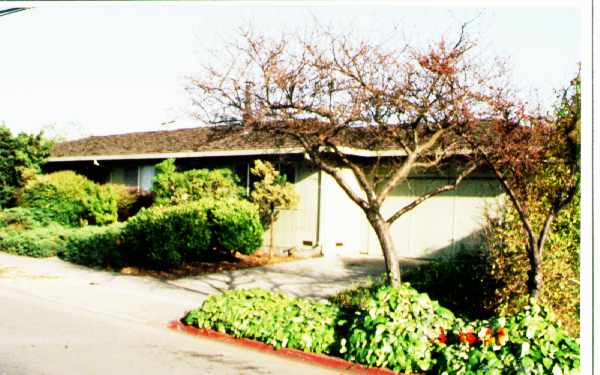 4060 Hoen Ave in Santa Rosa, CA - Foto de edificio - Building Photo