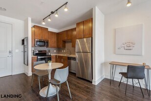 720 W 26th St, Unit 5052 in Houston, TX - Building Photo