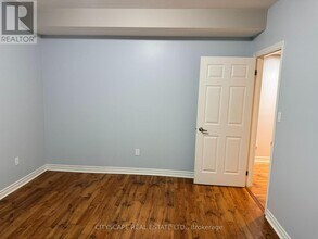 1210 Christie Cir in Milton, ON - Building Photo - Building Photo