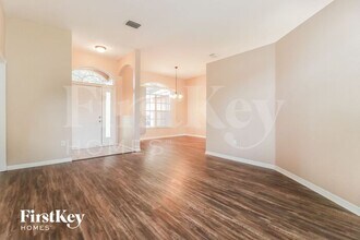 318 Country Vineyard Dr in Valrico, FL - Building Photo - Building Photo
