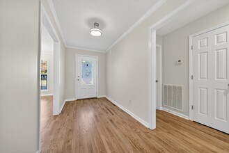 173 Putter Point Dr in Gallatin, TN - Foto de edificio - Building Photo