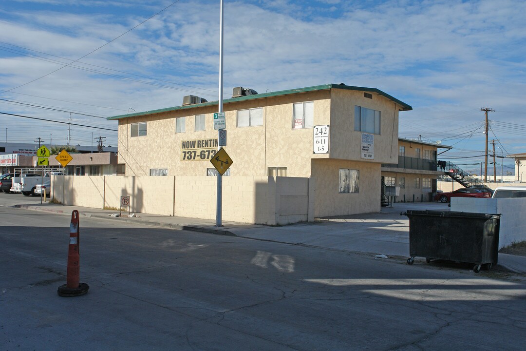 242 Boston Ave. West in Las Vegas, NV - Building Photo