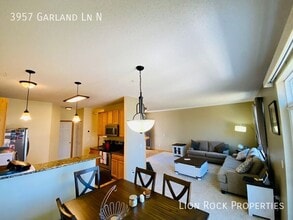 3957 Garland Ln N in Plymouth, MN - Building Photo - Building Photo