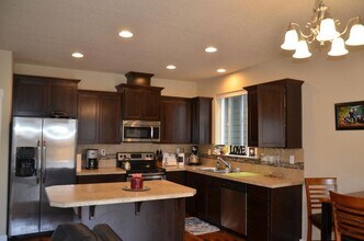 31923 NW Pacific St in North Plains, OR - Building Photo - Building Photo