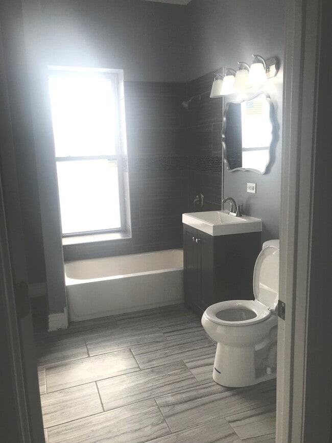 4751 S Prairie Ave in Chicago, IL - Building Photo - Building Photo