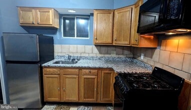 244 S Exeter St in Baltimore, MD - Building Photo - Building Photo