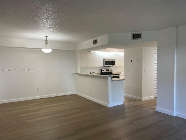 8650 SW 212th St in Cutler Bay, FL - Building Photo - Building Photo