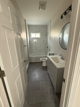 239 School St-Unit -2 in Lowell, MA - Building Photo - Building Photo