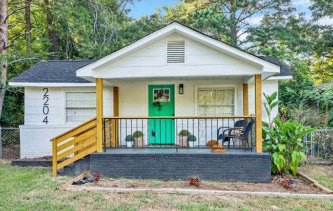 property at 2204 2nd Ave S