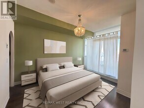 339 Rathburn Rd W in Mississauga, ON - Building Photo - Building Photo