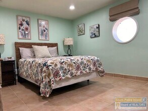 6201 Padre Blvd in South Padre Island, TX - Foto de edificio - Building Photo