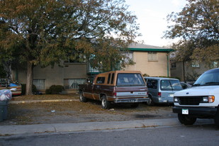 941-949 S Utica St Apartments