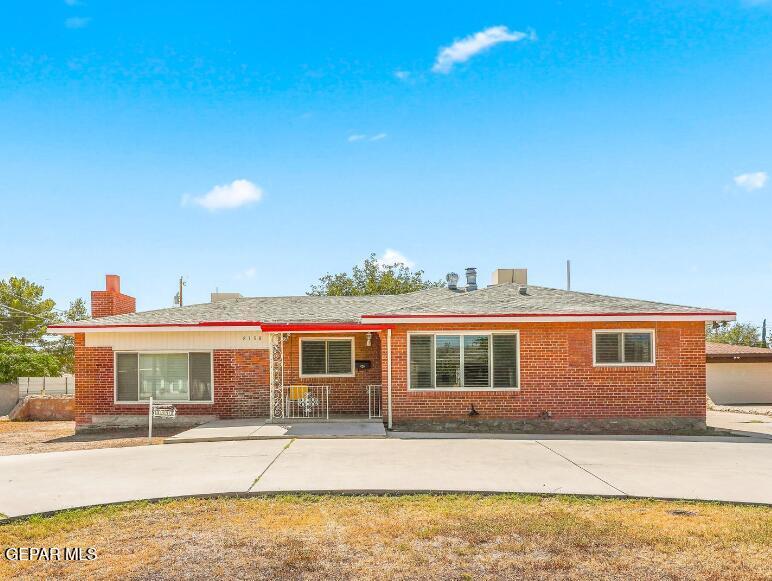 8398 Beverly Pl in El Paso, TX - Building Photo