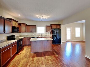 886 Daybreak Dr in Antioch, TN - Building Photo - Building Photo