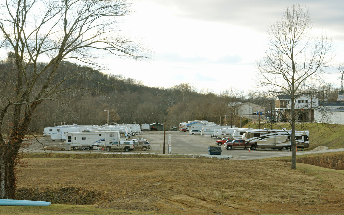 1794 Midland Trl in Milton, WV - Building Photo