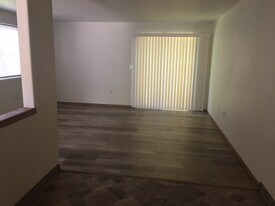 3126 NE 102nd Ave in Portland, OR - Building Photo