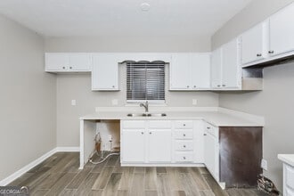 144 Fairview Dr in Stockbridge, GA - Building Photo - Building Photo