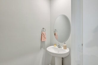 396 SE Sea Hunt Way in Stuart, FL - Building Photo - Building Photo