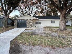 8307 Needles Dr in Hudson, FL - Building Photo