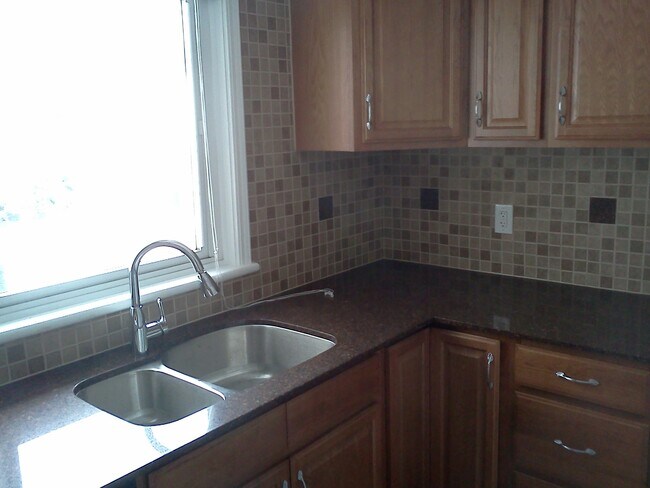 30 Sunnycrest Dr in Ottawa, ON - Building Photo - Building Photo