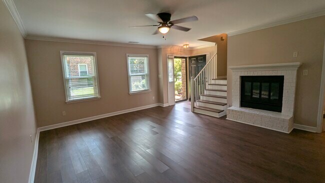 property at 11531 Jade Ln SE