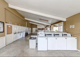 23316 Marigold Ave in Torrance, CA - Building Photo - Building Photo