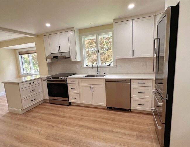 75 Woodchester Dr in Weston, MA - Building Photo - Building Photo