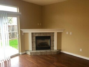 3845 NE Somerset Dr in Albany, OR - Building Photo - Building Photo