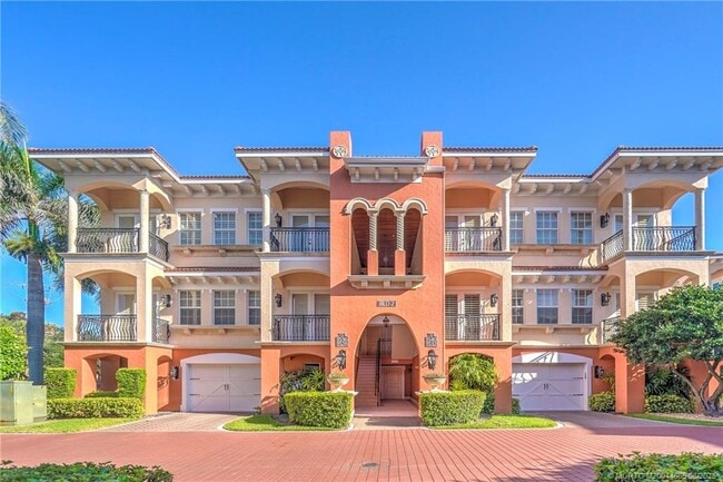 property at 1528 NE Outrigger Landings Dr