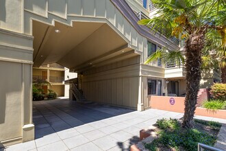 The Egypt Apartments in Seattle, WA - Building Photo - Building Photo