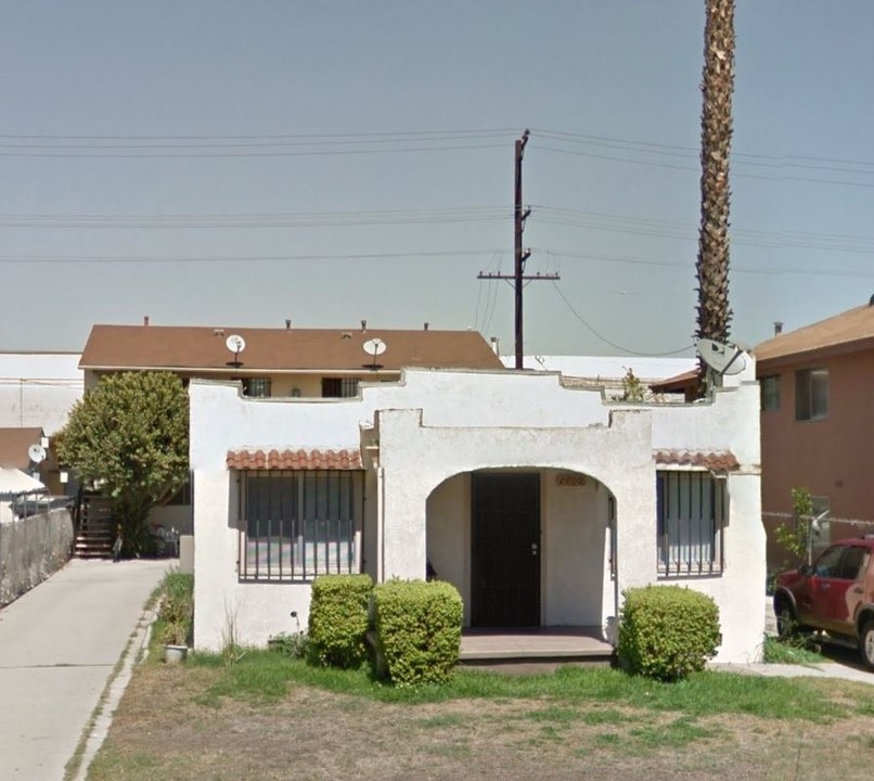 2653 E 57th St in Huntington Park, CA - Building Photo