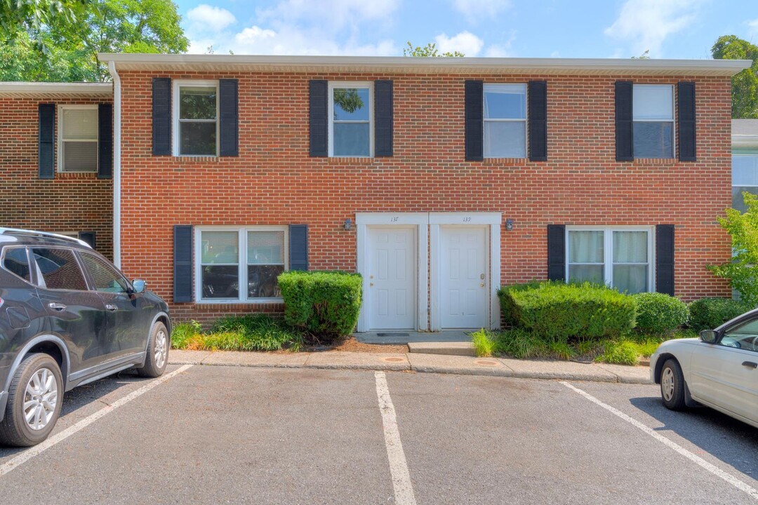 137 Clover Valley Cir in Blacksburg, VA - Building Photo