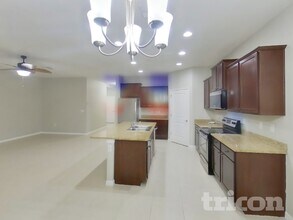 13513 Paddington Wy in Spring Hill, FL - Building Photo - Building Photo