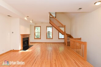 1644 W Fletcher St, Unit 2 in Chicago, IL - Building Photo - Building Photo