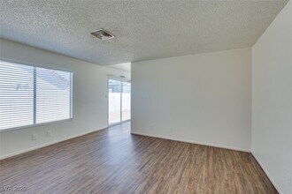 7115 Kenwood St in Las Vegas, NV - Building Photo - Building Photo