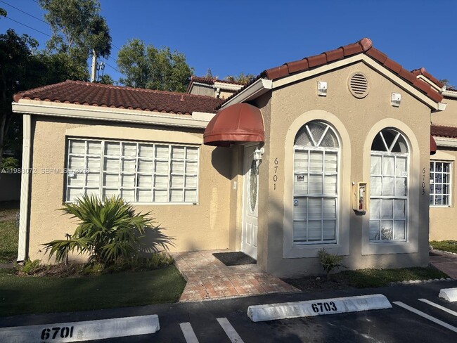 6701 NW 166th Terrace in Miami Lakes, FL - Building Photo - Building Photo