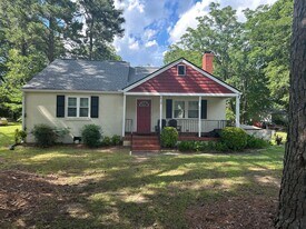 523 Hilltop Dr in Raleigh, NC - Building Photo