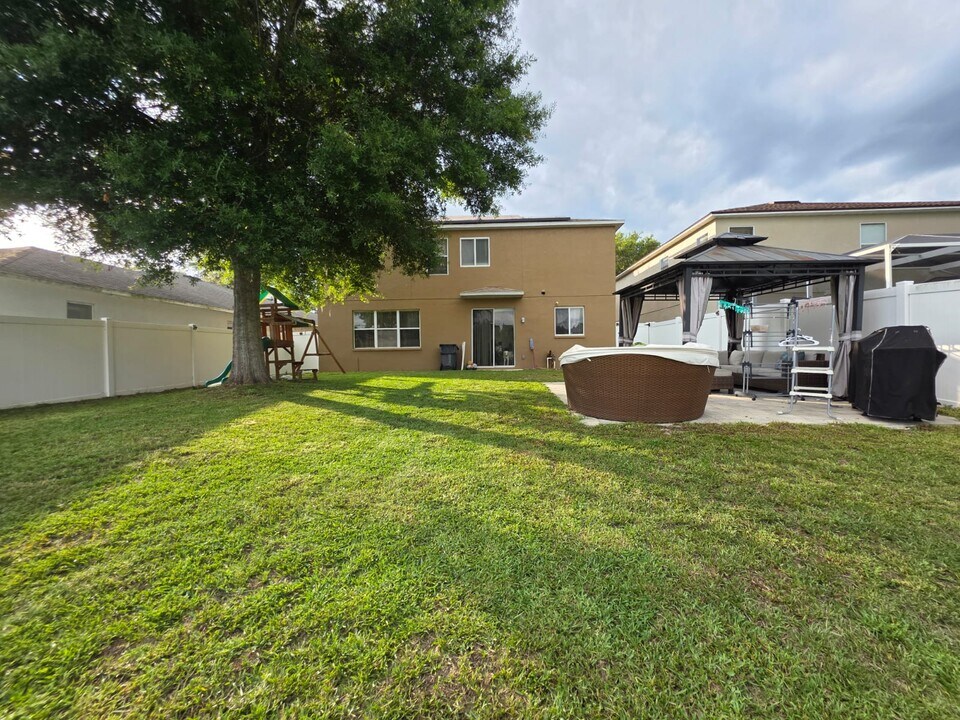 2472 Brownwood Dr in Mulberry, FL - Building Photo