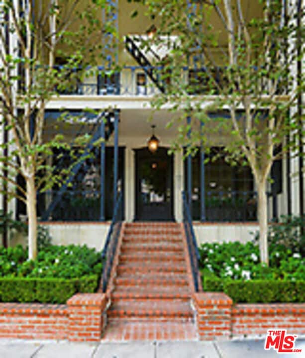 151 S Rodeo Dr in Beverly Hills, CA - Building Photo - Building Photo