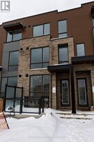 18 Grn Gdns Blvd in Toronto, ON - Building Photo