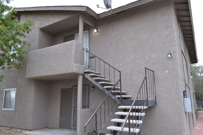 5285 Retablo Ave in Las Vegas, NV - Building Photo - Building Photo