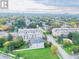18 Holmes Ave in Toronto, ON - Building Photo
