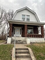 2465 Saturn St in Cincinnati, OH - Building Photo